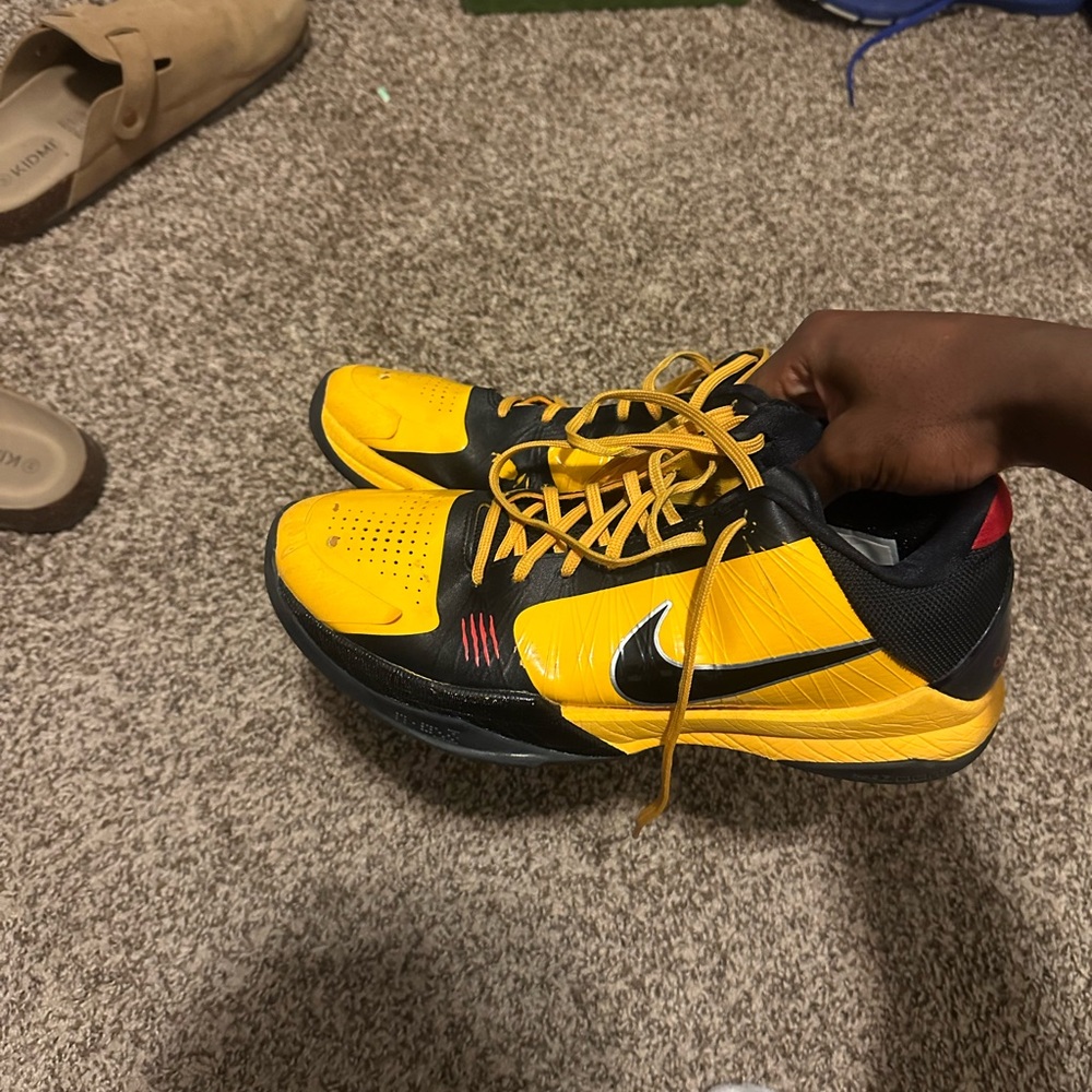 Nike Men's Black and Yellow Athletic Shoes